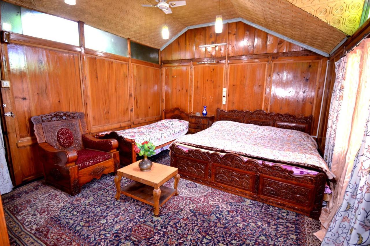 Heritage Shreen Houseboat Hotell Srīnagar Exteriör bild
