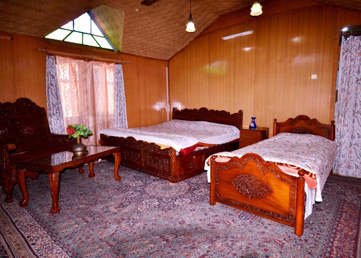 Heritage Shreen Houseboat Hotell Srīnagar Exteriör bild