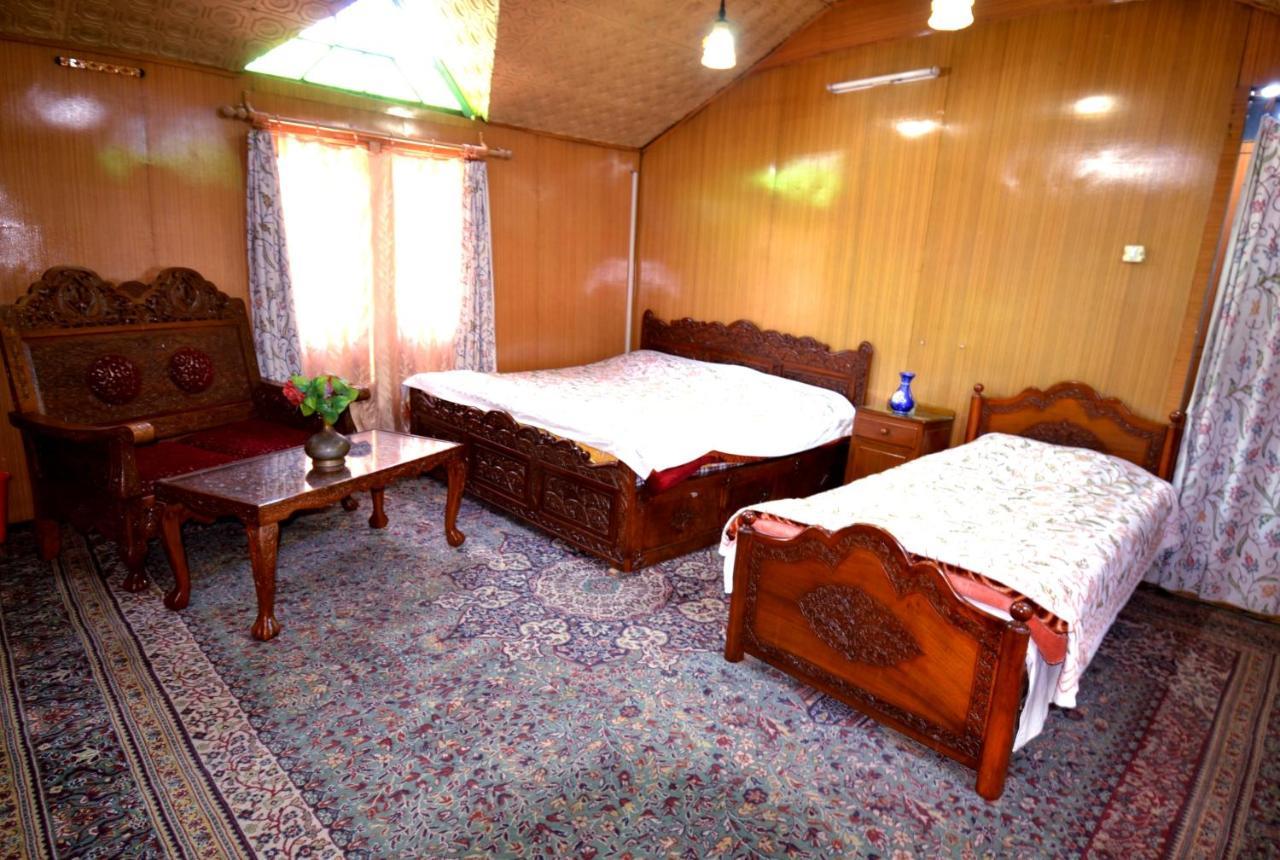 Heritage Shreen Houseboat Hotell Srīnagar Exteriör bild