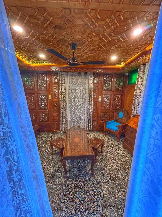 Heritage Shreen Houseboat Hotell Srīnagar Exteriör bild
