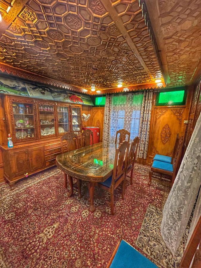 Heritage Shreen Houseboat Hotell Srīnagar Exteriör bild